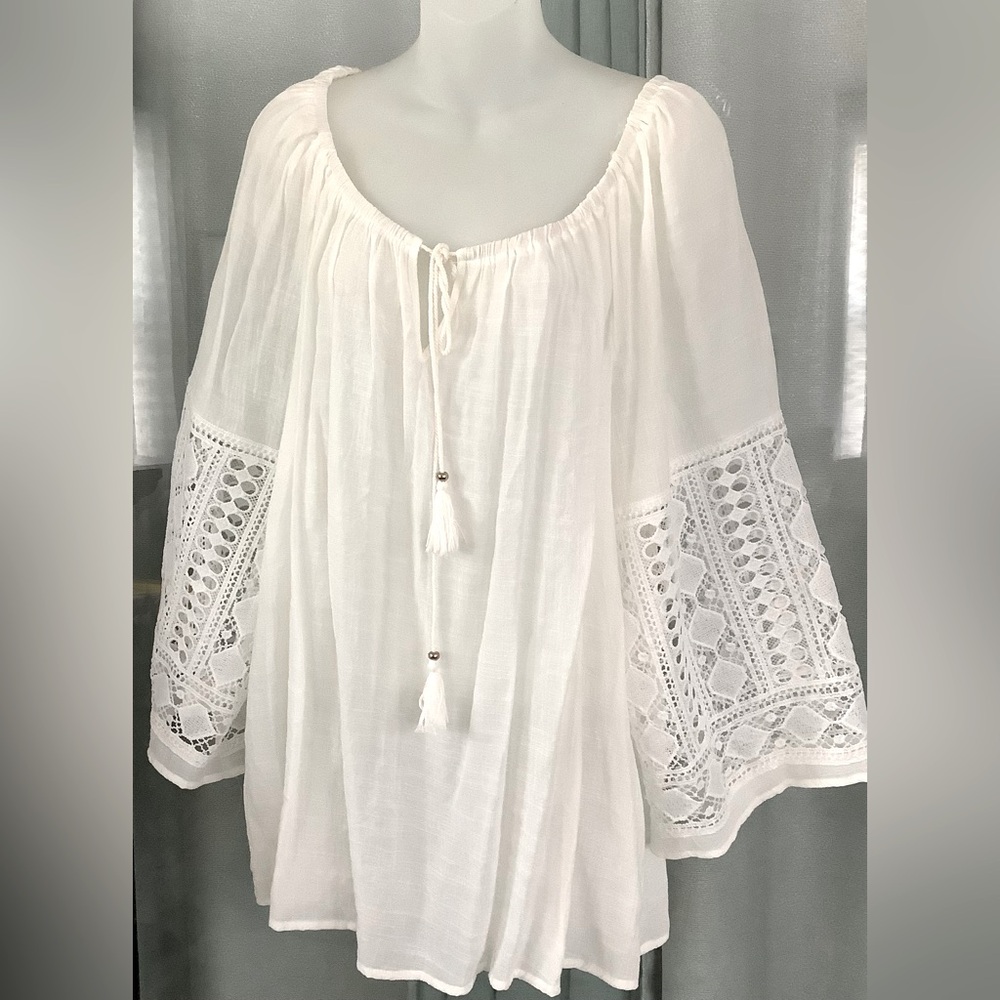 EST.1946 Women’s White Peasant Style Blouse